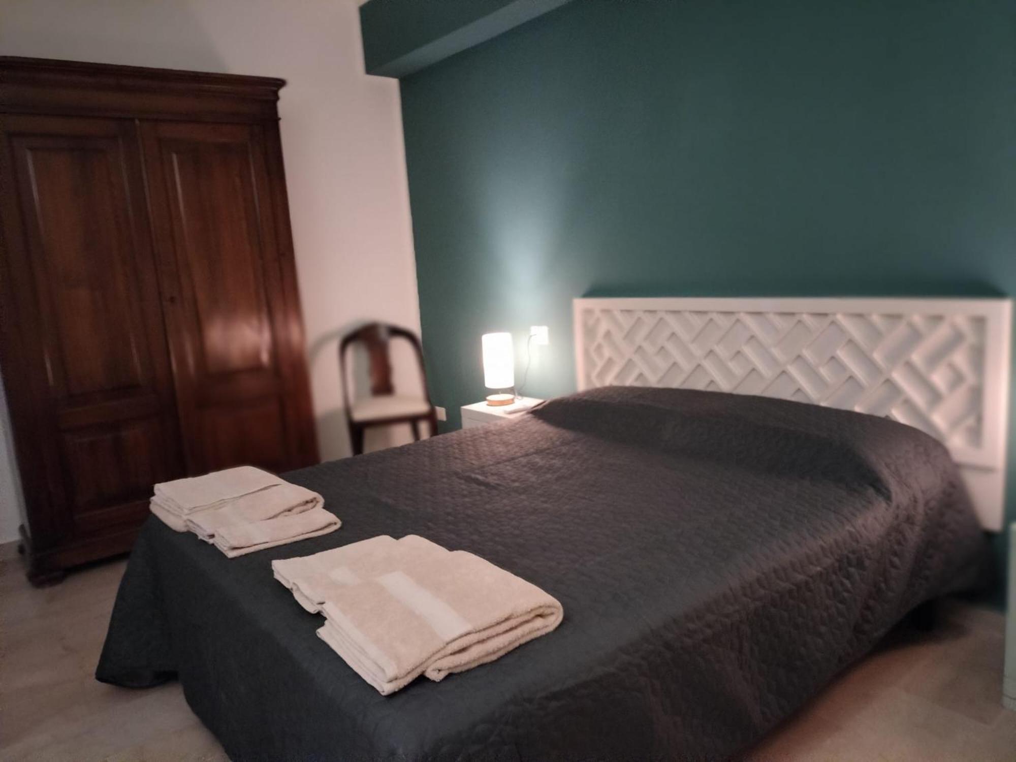 D&P Suites 1 Salemi 外观 照片