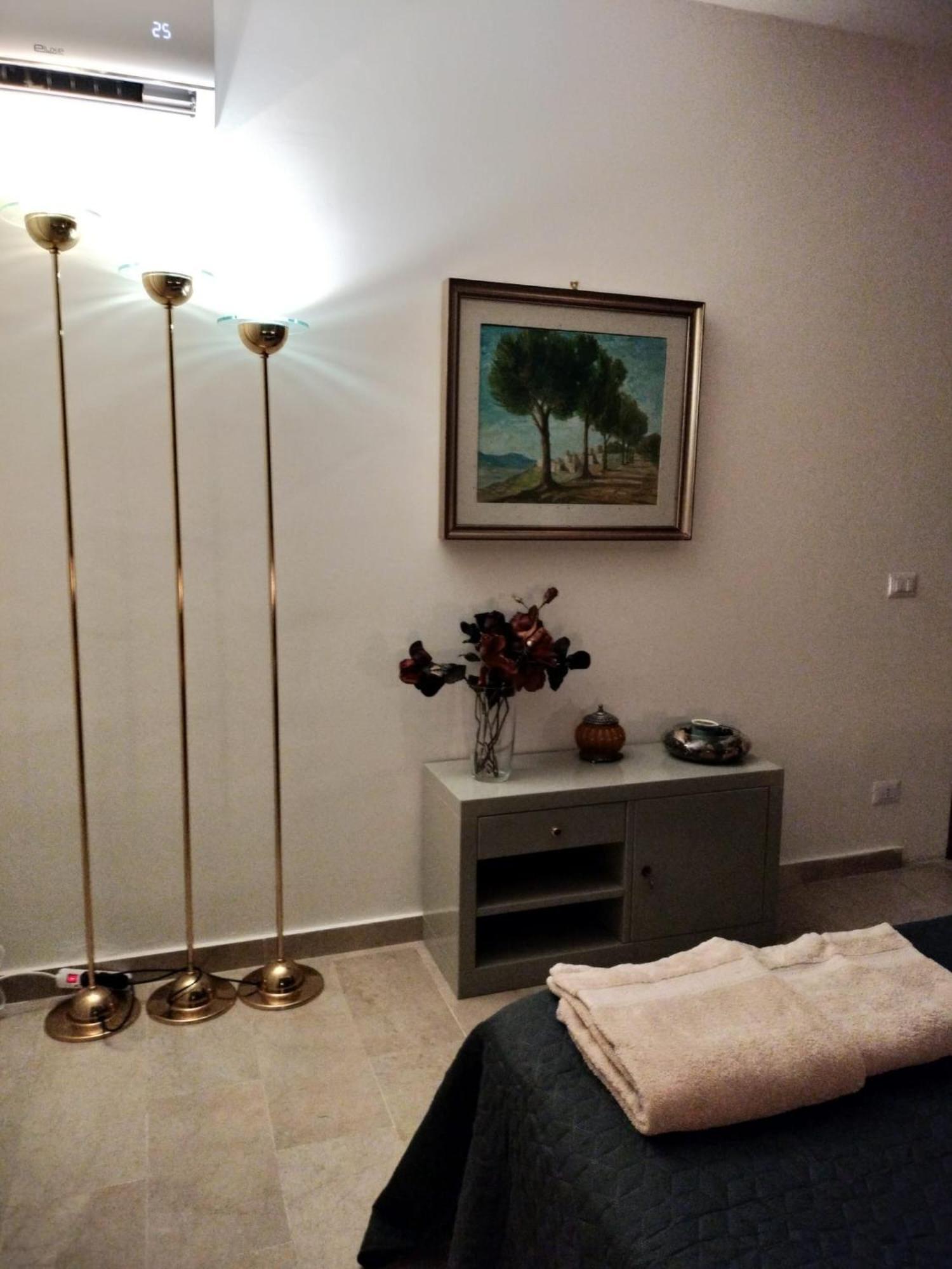 D&P Suites 1 Salemi 外观 照片