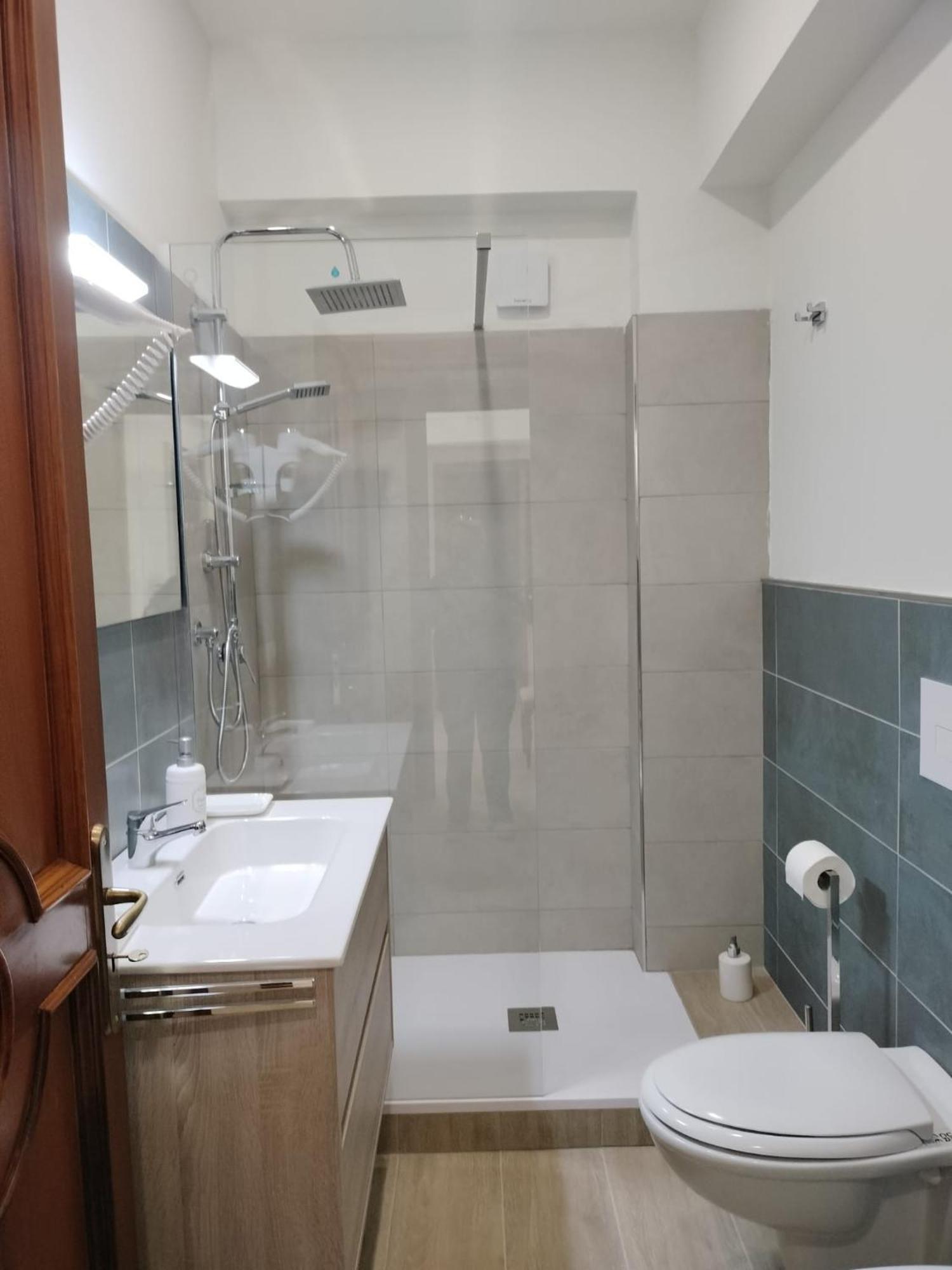 D&P Suites 1 Salemi 外观 照片