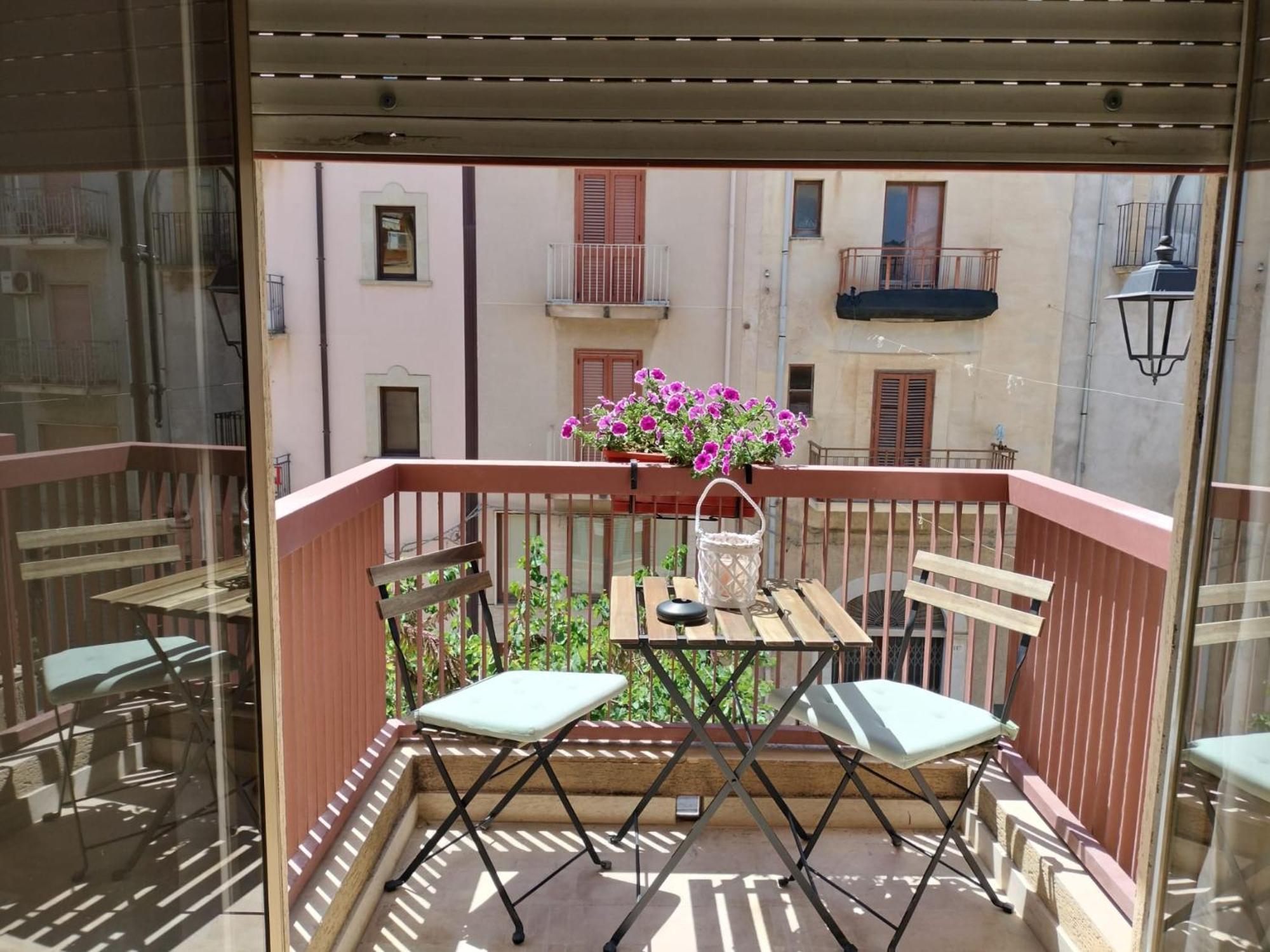 D&P Suites 1 Salemi 外观 照片